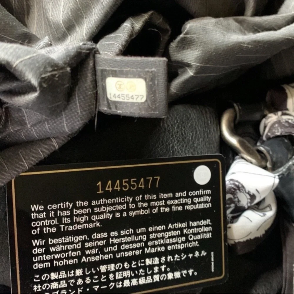 LARGE CHANEL LEATHER TOTE HOBO - Picture 2 of 13